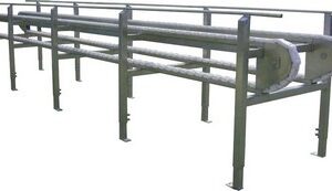 HORIZONTAL CHAIN CONVEYOR FOR TRANSPORTING CONTAINERS