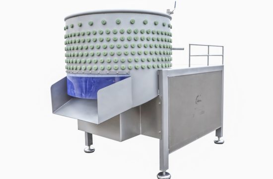 Poultry slaughtering machinery by Szlachet-Stal equipped with innovative chilling systems.